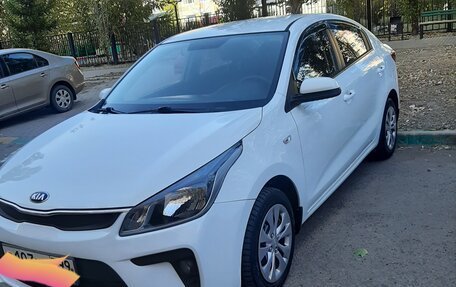 KIA Rio IV, 2018 год, 1 140 000 рублей, 2 фотография