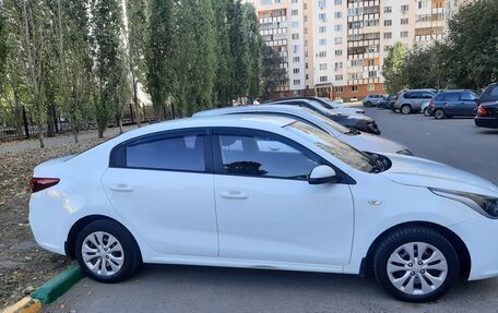 KIA Rio IV, 2018 год, 1 140 000 рублей, 3 фотография