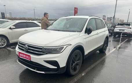 Volkswagen Tiguan II, 2021 год, 3 285 000 рублей, 1 фотография