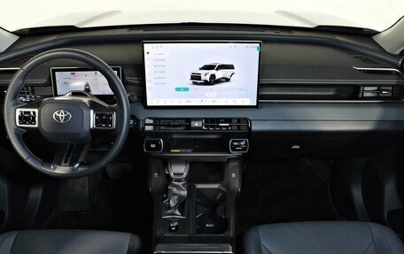 Toyota RAV4, 2026 год, 4 690 000 рублей, 17 фотография