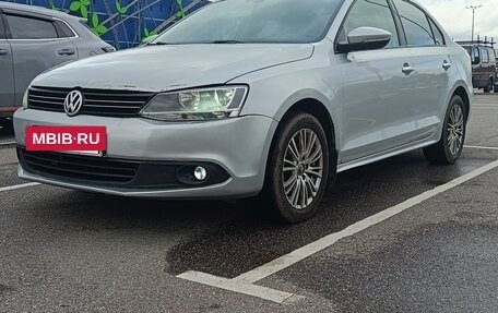 Volkswagen Jetta VI, 2011 год, 595 000 рублей, 2 фотография