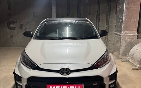 Toyota Yaris, 2021 год, 3 500 000 рублей, 3 фотография