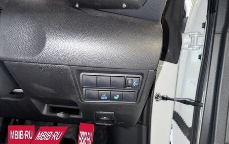 Toyota Yaris, 2021 год, 3 500 000 рублей, 10 фотография