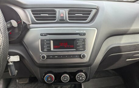 KIA Rio III рестайлинг, 2016 год, 910 000 рублей, 16 фотография
