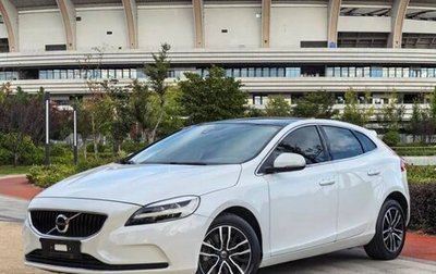 Volvo V40 II рестайлинг, 2019 год, 1 950 000 рублей, 1 фотография