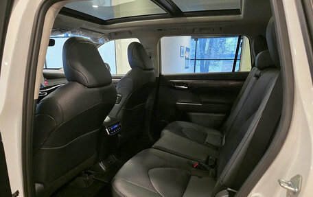 Toyota Highlander, 2026 год, 5 650 000 рублей, 24 фотография