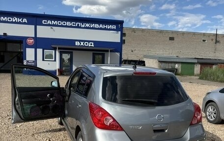 Nissan Tiida, 2010 год, 850 000 рублей, 2 фотография