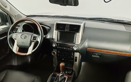 Toyota Land Cruiser Prado 150 рестайлинг 2, 2013 год, 2 875 000 рублей, 10 фотография