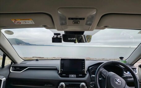 Toyota RAV4, 2021 год, 3 950 000 рублей, 4 фотография