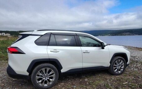 Toyota RAV4, 2021 год, 3 950 000 рублей, 8 фотография