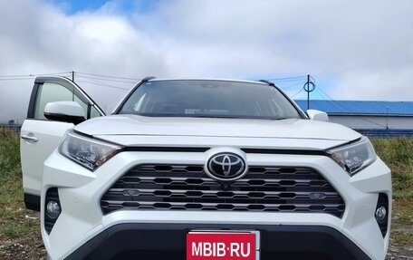 Toyota RAV4, 2021 год, 3 950 000 рублей, 1 фотография