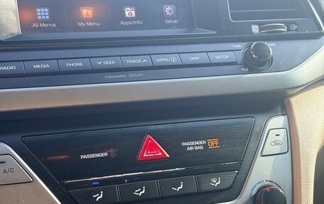 Hyundai Elantra VI рестайлинг, 2017 год, 1 099 999 рублей, 7 фотография