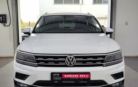 Volkswagen Tiguan II, 2017 год, 2 419 000 рублей, 2 фотография