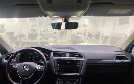 Volkswagen Tiguan II, 2017 год, 2 419 000 рублей, 13 фотография