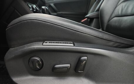 Volkswagen Tiguan II, 2017 год, 2 419 000 рублей, 18 фотография