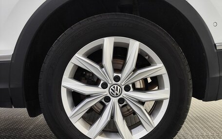 Volkswagen Tiguan II, 2017 год, 2 419 000 рублей, 17 фотография