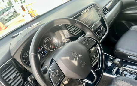 Mitsubishi Outlander III рестайлинг 3, 2018 год, 1 949 000 рублей, 8 фотография