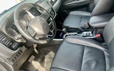 Mitsubishi Outlander III рестайлинг 3, 2018 год, 1 949 000 рублей, 7 фотография
