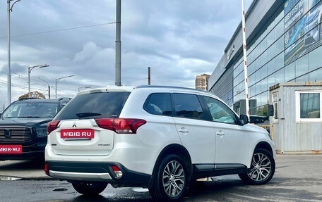 Mitsubishi Outlander III рестайлинг 3, 2018 год, 1 949 000 рублей, 4 фотография