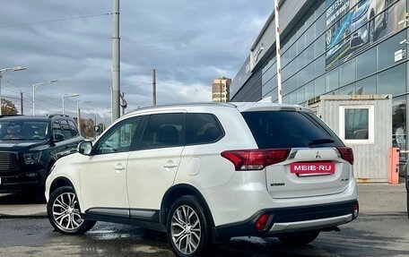 Mitsubishi Outlander III рестайлинг 3, 2018 год, 1 949 000 рублей, 6 фотография