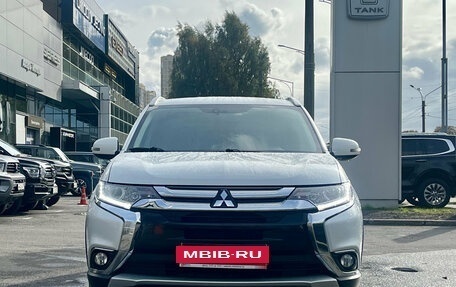 Mitsubishi Outlander III рестайлинг 3, 2018 год, 1 949 000 рублей, 2 фотография