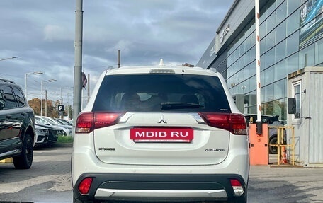 Mitsubishi Outlander III рестайлинг 3, 2018 год, 1 949 000 рублей, 5 фотография