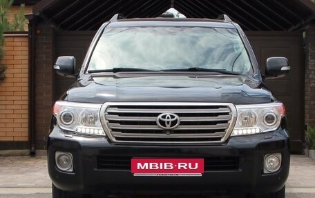Toyota Land Cruiser 200, 2012 год, 3 200 000 рублей, 2 фотография
