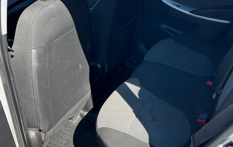 Hyundai Solaris II рестайлинг, 2012 год, 720 000 рублей, 9 фотография