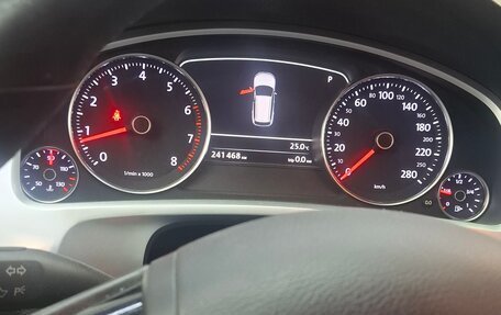 Volkswagen Touareg III, 2012 год, 1 700 000 рублей, 7 фотография