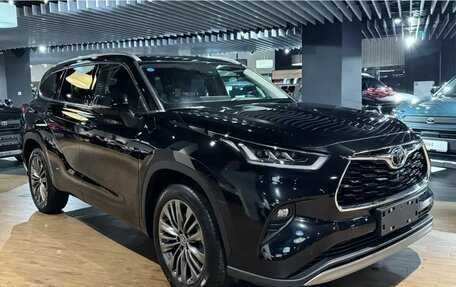Toyota Highlander, 2026 год, 6 100 000 рублей, 2 фотография