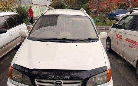 Toyota Ipsum II, 2000 год, 470 000 рублей, 2 фотография