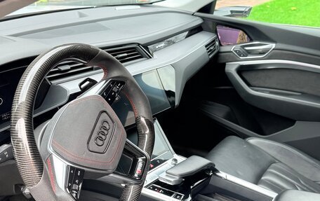 Audi e-tron I, 2019 год, 3 350 000 рублей, 6 фотография