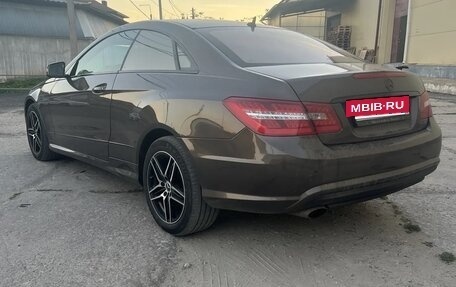 Mercedes-Benz E-Класс, 2012 год, 1 500 000 рублей, 4 фотография