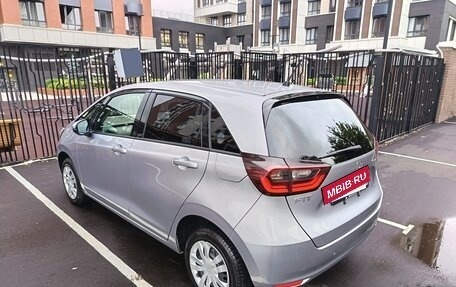 Honda Fit, 2022 год, 1 300 000 рублей, 9 фотография