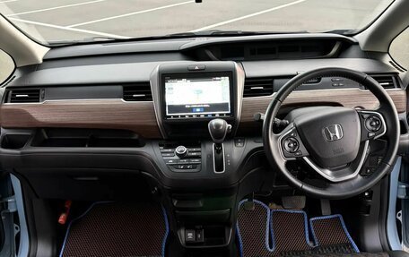 Honda Freed II, 2021 год, 1 900 000 рублей, 13 фотография