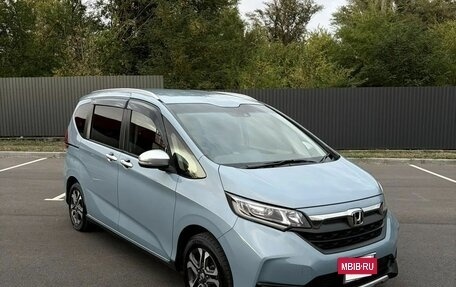 Honda Freed II, 2021 год, 1 900 000 рублей, 12 фотография