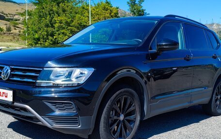 Volkswagen Tiguan II, 2020 год, 2 690 000 рублей, 2 фотография