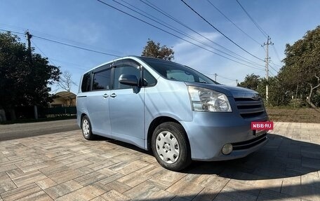 Toyota Noah III, 2008 год, 990 000 рублей, 7 фотография