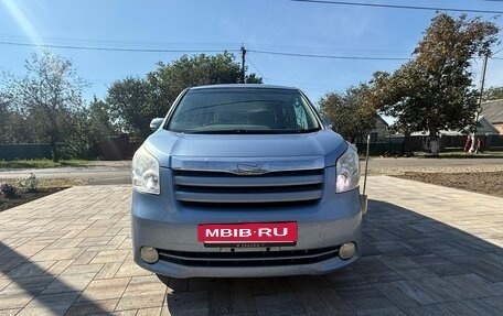 Toyota Noah III, 2008 год, 990 000 рублей, 2 фотография