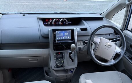Toyota Noah III, 2008 год, 990 000 рублей, 16 фотография