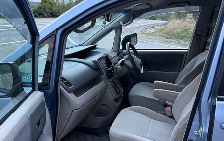 Toyota Noah III, 2008 год, 990 000 рублей, 18 фотография