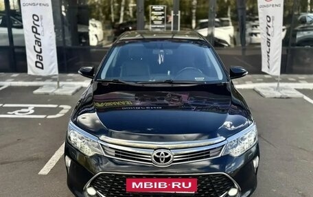 Toyota Camry, 2017 год, 1 950 000 рублей, 2 фотография