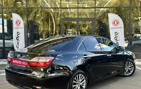 Toyota Camry, 2017 год, 1 950 000 рублей, 6 фотография