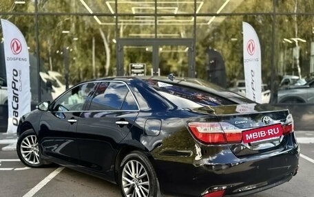 Toyota Camry, 2017 год, 1 950 000 рублей, 4 фотография