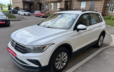 Volkswagen Tiguan II, 2021 год, 1 950 000 рублей, 1 фотография