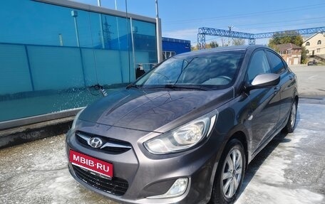 Hyundai Solaris II рестайлинг, 2012 год, 900 000 рублей, 1 фотография