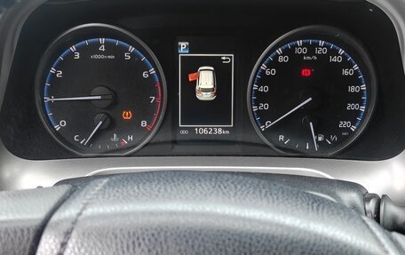 Toyota RAV4, 2018 год, 3 000 000 рублей, 5 фотография