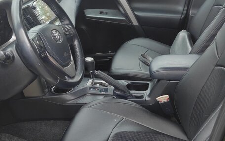 Toyota RAV4, 2018 год, 3 000 000 рублей, 7 фотография