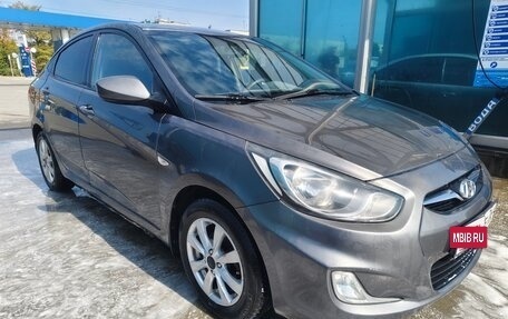 Hyundai Solaris II рестайлинг, 2012 год, 900 000 рублей, 2 фотография