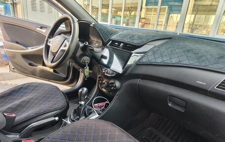 Hyundai Solaris II рестайлинг, 2012 год, 900 000 рублей, 8 фотография